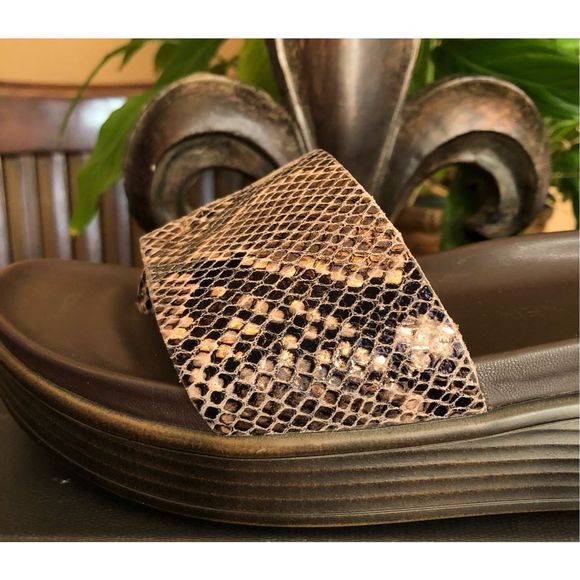 DONALD PLINER - L Sz 6 “FiFi” Sandal Python Print Leather Low Wedge. NEW IN BOX! - Picture 4 of 14